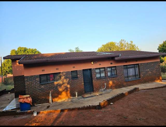 3 BEDROOM HOUSE FOR SALE IN TSHISAHULU